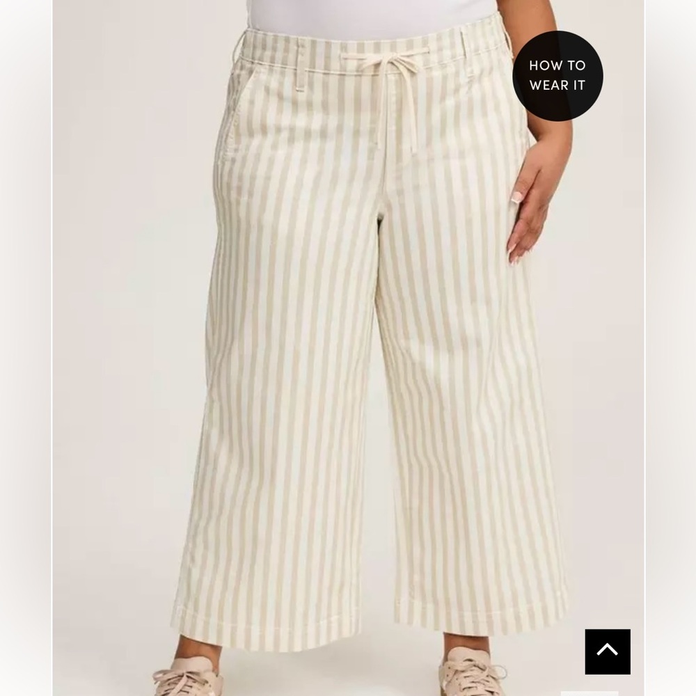 Torrid, size 1, Striped weekend wide leg ankle crop pants - color cloud dancer - Picture 2 of 5